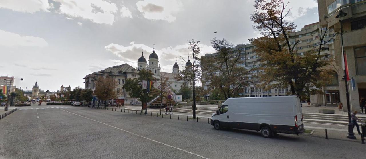 Spacious Apartment In City Centre Iasi Exteriör bild