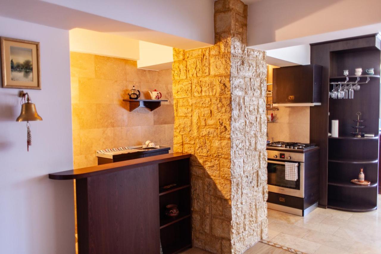 Spacious Apartment In City Centre Iasi Exteriör bild