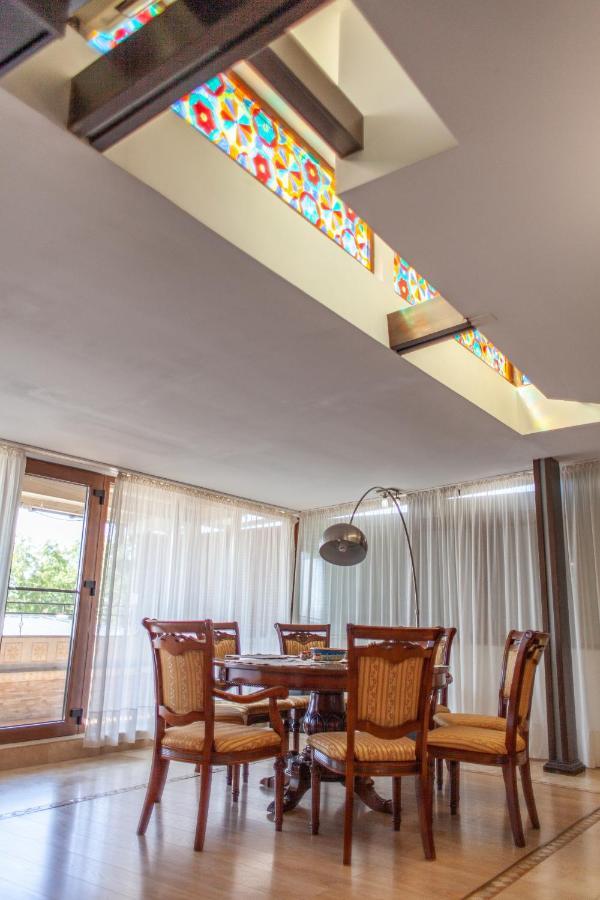 Spacious Apartment In City Centre Iasi Exteriör bild