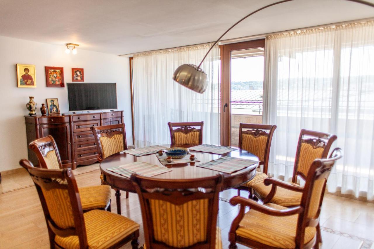 Spacious Apartment In City Centre Iasi Exteriör bild