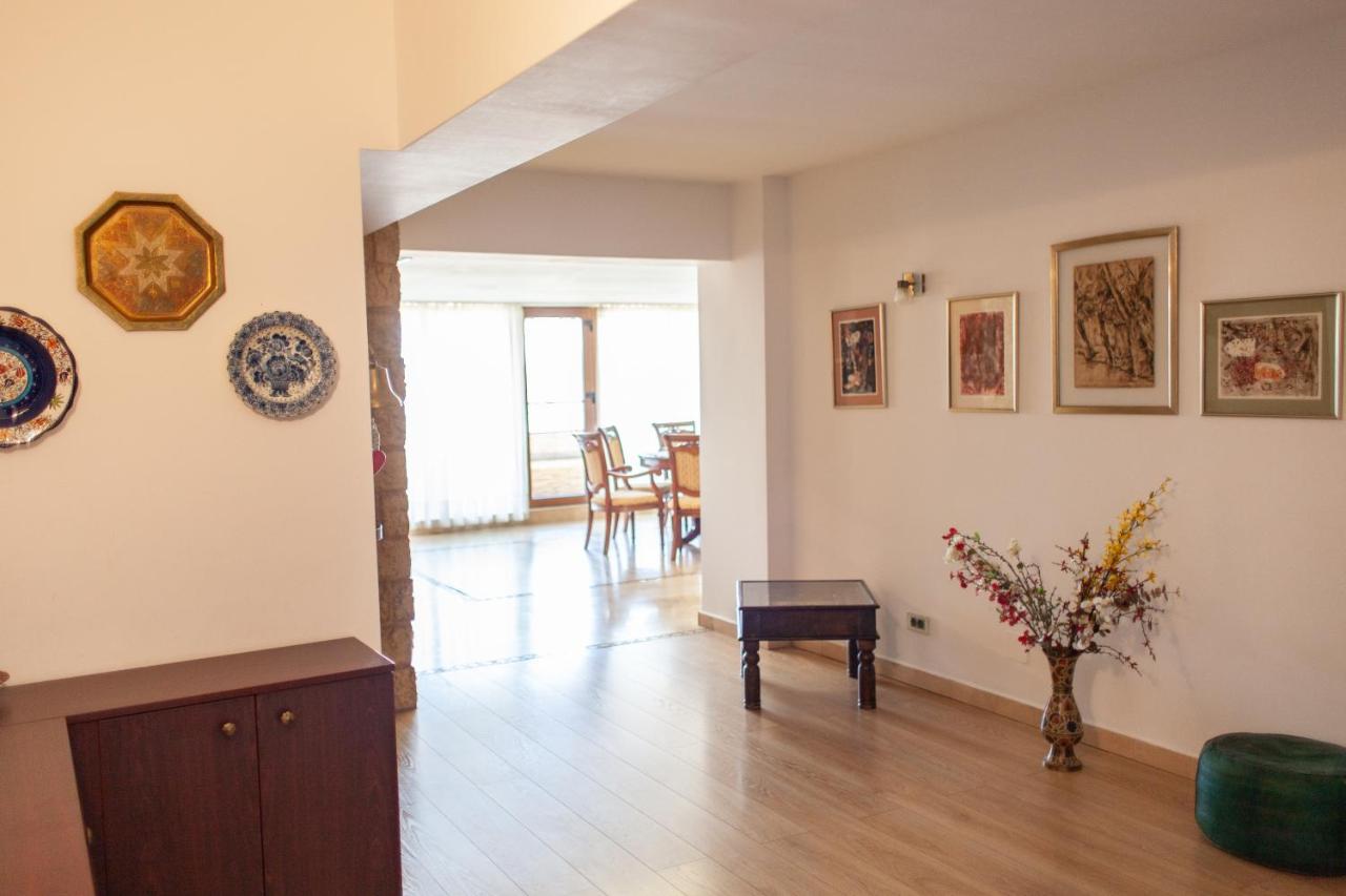 Spacious Apartment In City Centre Iasi Exteriör bild