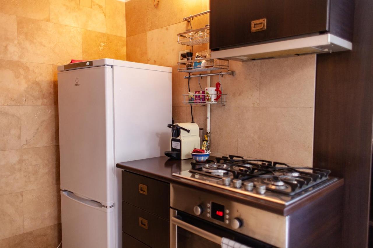 Spacious Apartment In City Centre Iasi Exteriör bild