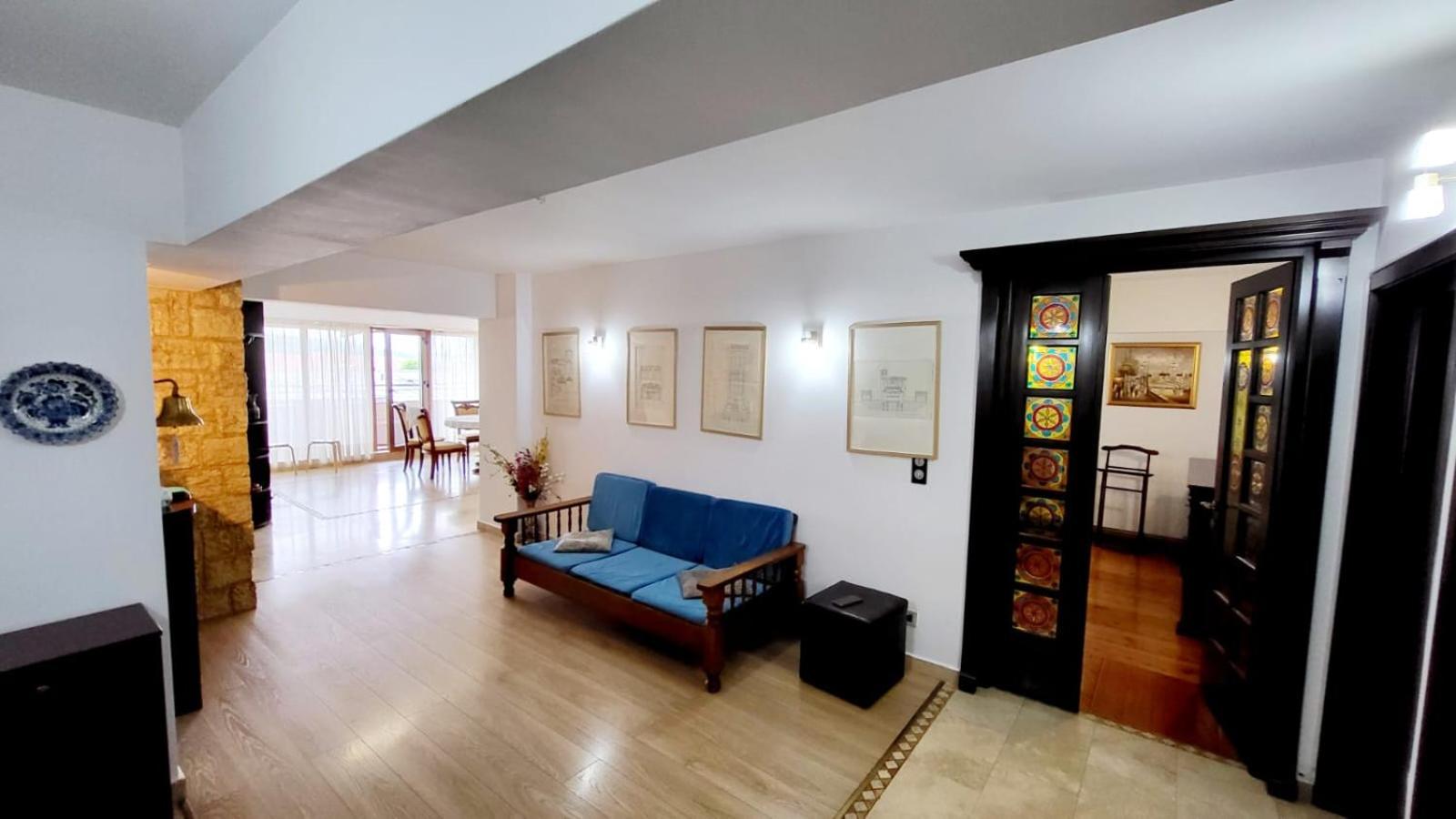 Spacious Apartment In City Centre Iasi Exteriör bild