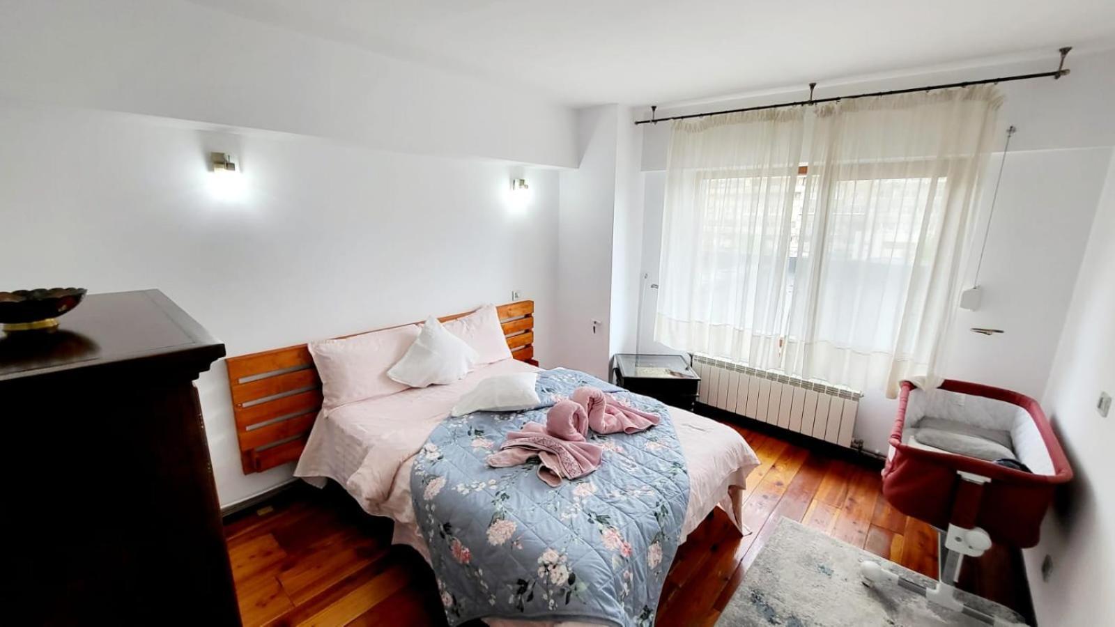 Spacious Apartment In City Centre Iasi Exteriör bild