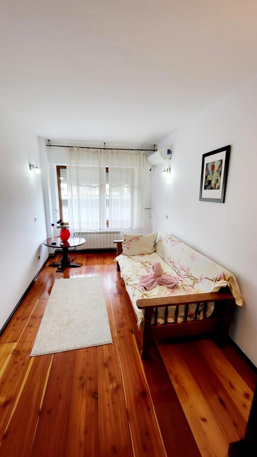Spacious Apartment In City Centre Iasi Exteriör bild